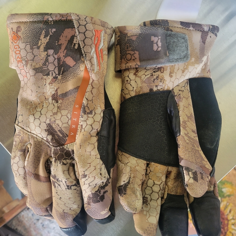 Sitka gloves